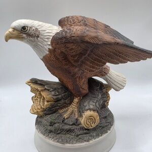 Royal Heritage Americana Birds in Flight Bald Eagle Figurine Limited Porcelain
